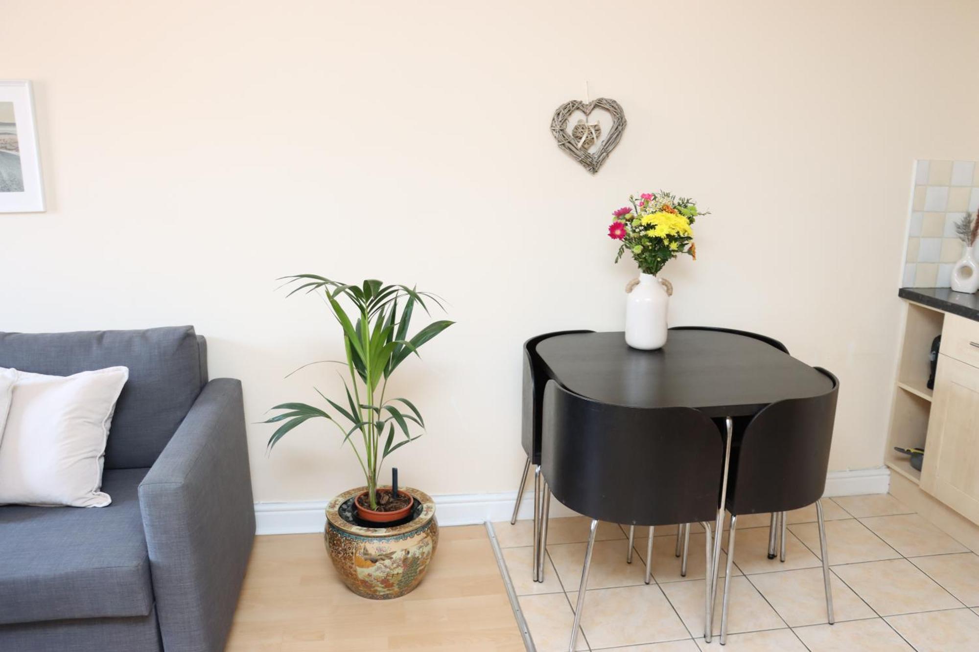 Scandinavian City Centre Apartment Worcester Exterior photo